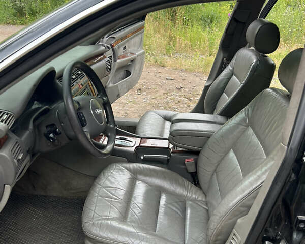 Черный Ауди А8, объемом двигателя 3.3 л и пробегом 330 тыс. км за 3400 $, фото 10 на Automoto.ua