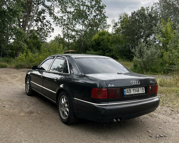 Черный Ауди А8, объемом двигателя 3.3 л и пробегом 330 тыс. км за 3400 $, фото 4 на Automoto.ua