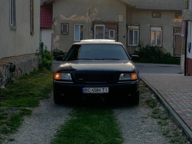 Чорний Ауді A8, об'ємом двигуна 3.3 л та пробігом 275 тис. км за 2800 $, фото 1 на Automoto.ua