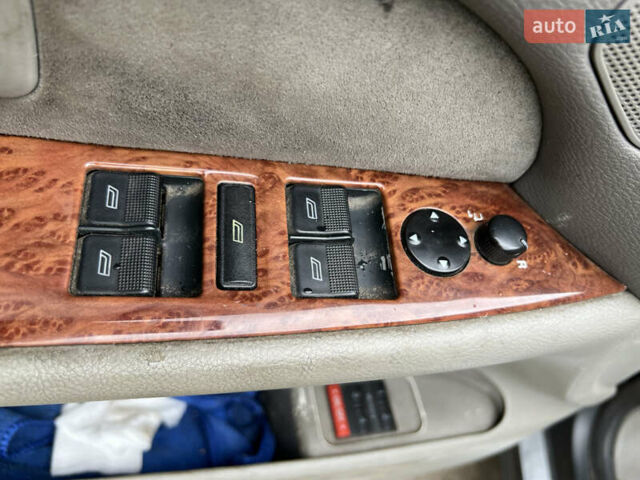 Черный Ауди А8, объемом двигателя 3.3 л и пробегом 330 тыс. км за 3400 $, фото 21 на Automoto.ua