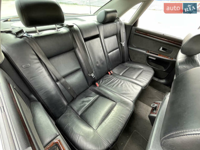 Черный Ауди А8, объемом двигателя 3.3 л и пробегом 380 тыс. км за 6400 $, фото 7 на Automoto.ua