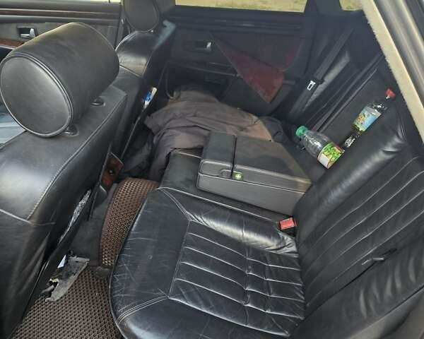 Чорний Ауді A8, об'ємом двигуна 2.5 л та пробігом 450 тис. км за 4700 $, фото 4 на Automoto.ua