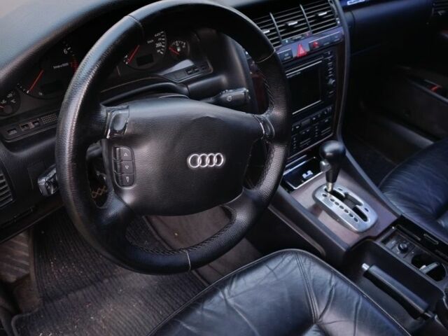 Черный Ауди А8, объемом двигателя 0 л и пробегом 430 тыс. км за 2800 $, фото 5 на Automoto.ua