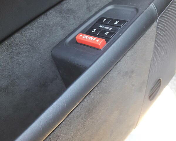 Черный Ауди А8, объемом двигателя 6 л и пробегом 77 тыс. км за 29999 $, фото 41 на Automoto.ua