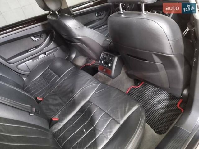 Черный Ауди А8, объемом двигателя 4.2 л и пробегом 210 тыс. км за 8200 $, фото 5 на Automoto.ua