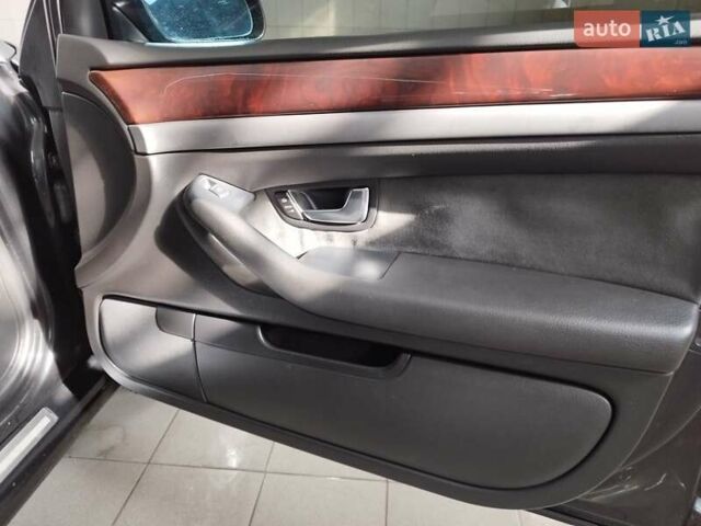 Черный Ауди А8, объемом двигателя 4.2 л и пробегом 210 тыс. км за 8200 $, фото 3 на Automoto.ua