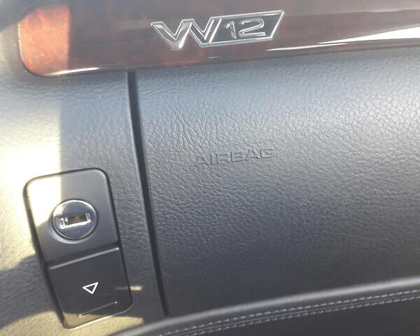 Черный Ауди А8, объемом двигателя 6 л и пробегом 77 тыс. км за 29999 $, фото 58 на Automoto.ua