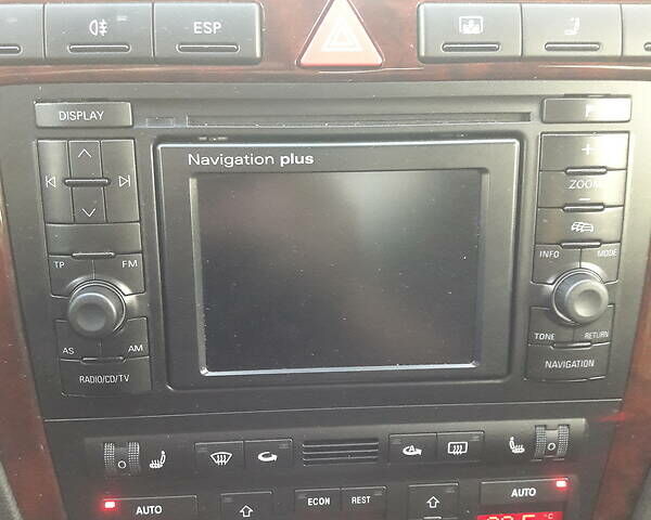 Черный Ауди А8, объемом двигателя 6 л и пробегом 77 тыс. км за 29999 $, фото 66 на Automoto.ua