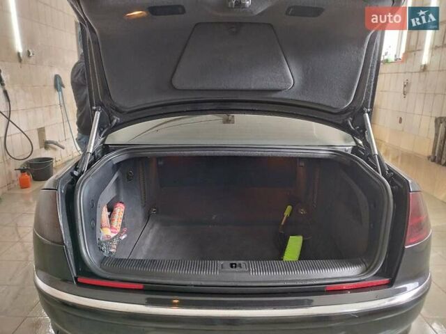 Черный Ауди А8, объемом двигателя 4.2 л и пробегом 210 тыс. км за 8200 $, фото 2 на Automoto.ua