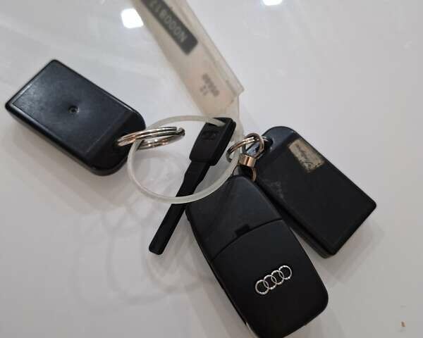 Черный Ауди А8, объемом двигателя 6 л и пробегом 77 тыс. км за 29999 $, фото 88 на Automoto.ua