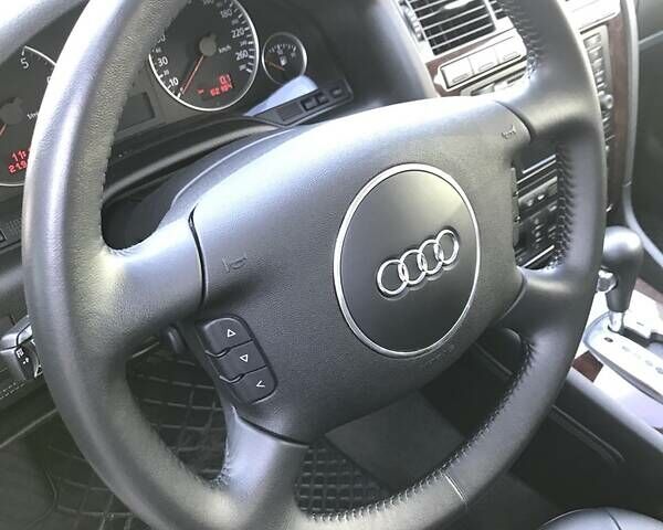 Черный Ауди А8, объемом двигателя 6 л и пробегом 77 тыс. км за 29999 $, фото 93 на Automoto.ua