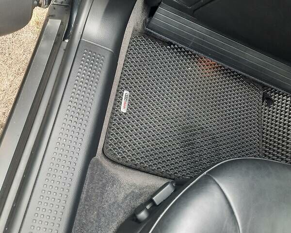 Черный Ауди А8, объемом двигателя 6 л и пробегом 77 тыс. км за 29999 $, фото 16 на Automoto.ua