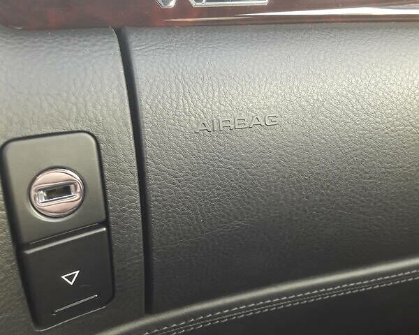 Черный Ауди А8, объемом двигателя 6 л и пробегом 77 тыс. км за 29999 $, фото 66 на Automoto.ua