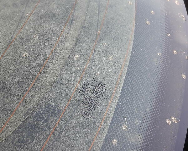 Черный Ауди А8, объемом двигателя 6 л и пробегом 77 тыс. км за 29999 $, фото 48 на Automoto.ua