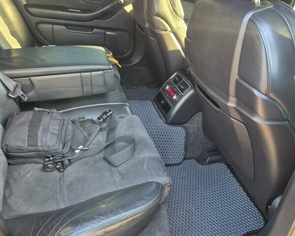 Чорний Ауді A8, об'ємом двигуна 3.9 л та пробігом 407 тис. км за 10000 $, фото 12 на Automoto.ua