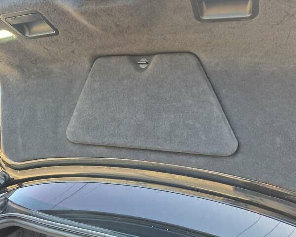 Чорний Ауді A8, об'ємом двигуна 3.9 л та пробігом 407 тис. км за 10000 $, фото 4 на Automoto.ua