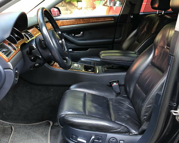 Чорний Ауді A8, об'ємом двигуна 4.2 л та пробігом 297 тис. км за 7500 $, фото 6 на Automoto.ua