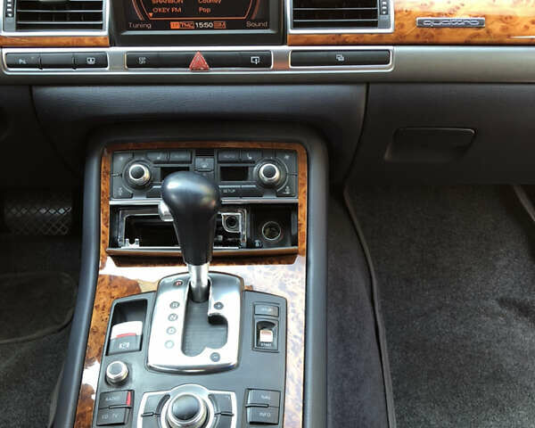 Чорний Ауді A8, об'ємом двигуна 4.2 л та пробігом 297 тис. км за 7500 $, фото 4 на Automoto.ua