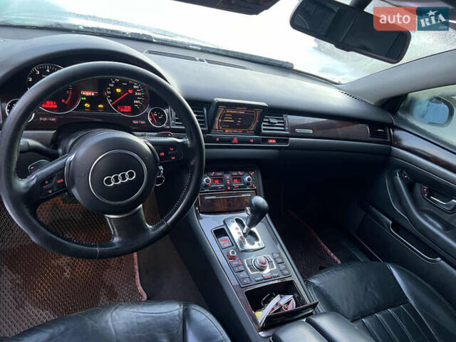 Черный Ауди А8, объемом двигателя 3.7 л и пробегом 320 тыс. км за 4999 $, фото 5 на Automoto.ua