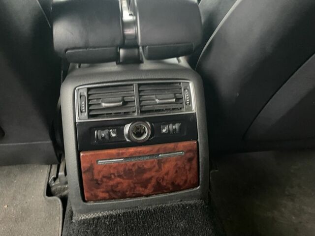 Черный Ауди А8, объемом двигателя 3.7 л и пробегом 480 тыс. км за 4450 $, фото 18 на Automoto.ua