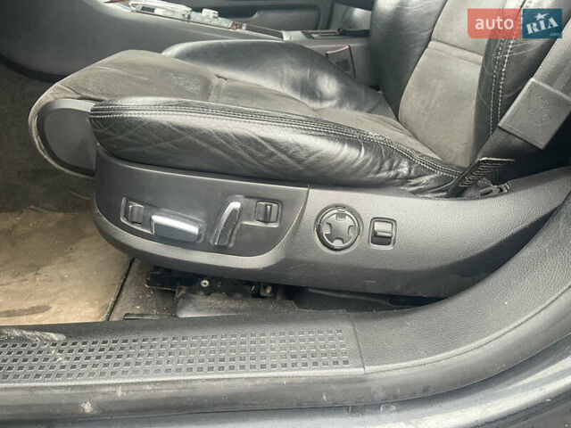 Черный Ауди А8, объемом двигателя 3.7 л и пробегом 300 тыс. км за 4499 $, фото 34 на Automoto.ua