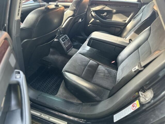 Черный Ауди А8, объемом двигателя 4.2 л и пробегом 320 тыс. км за 5500 $, фото 6 на Automoto.ua