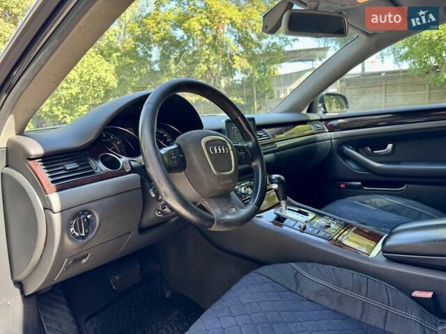 Чорний Ауді A8, об'ємом двигуна 4.2 л та пробігом 410 тис. км за 5600 $, фото 52 на Automoto.ua