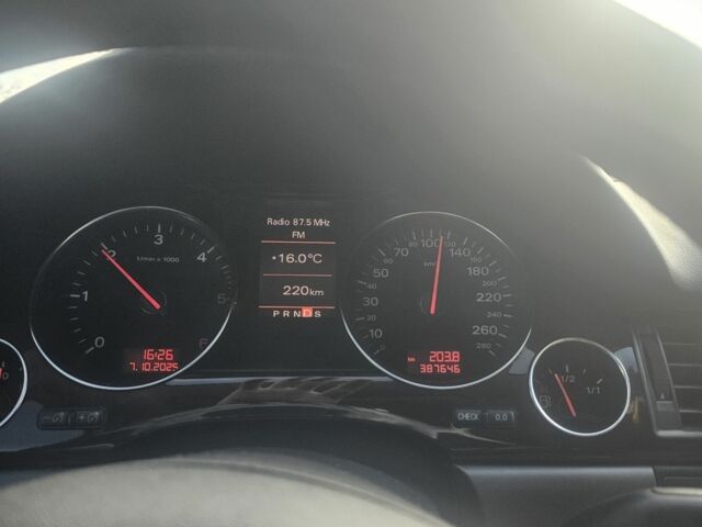 Чорний Ауді A8, об'ємом двигуна 3 л та пробігом 380 тис. км за 9800 $, фото 8 на Automoto.ua