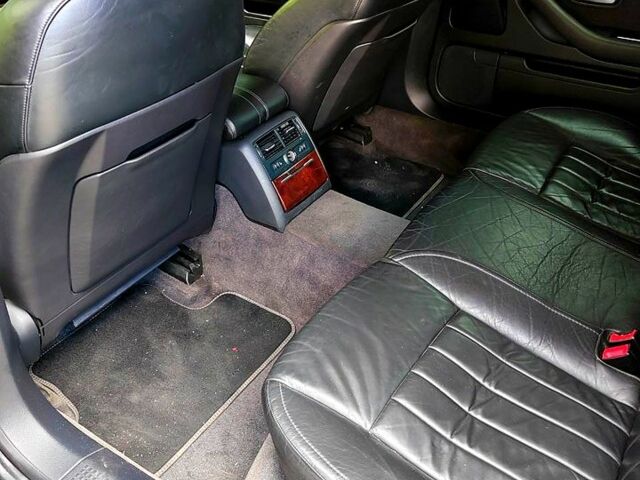 Чорний Ауді A8, об'ємом двигуна 3 л та пробігом 390 тис. км за 9000 $, фото 5 на Automoto.ua