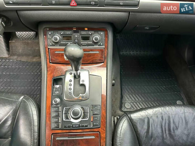 Черный Ауди А8, объемом двигателя 3 л и пробегом 232 тыс. км за 6499 $, фото 7 на Automoto.ua