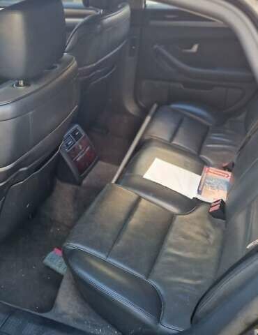 Черный Ауди А8, объемом двигателя 4.16 л и пробегом 325 тыс. км за 5000 $, фото 7 на Automoto.ua