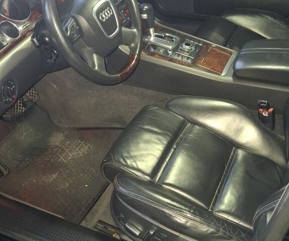Чорний Ауді A8, об'ємом двигуна 3 л та пробігом 270 тис. км за 6000 $, фото 2 на Automoto.ua