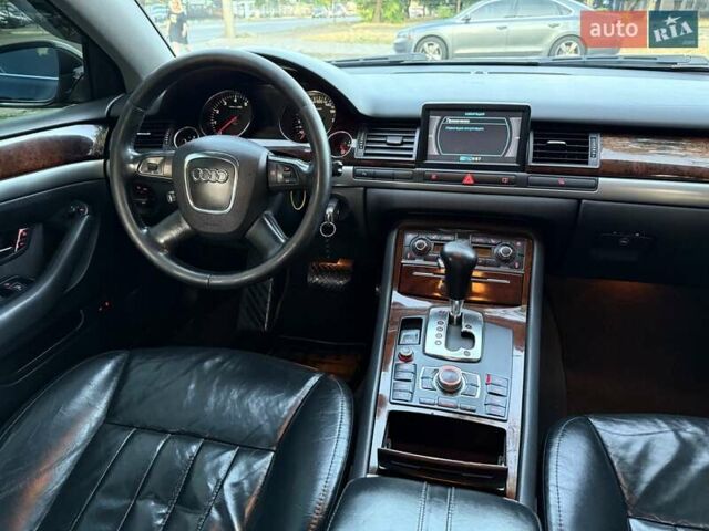 Черный Ауди А8, объемом двигателя 2.97 л и пробегом 337 тыс. км за 7900 $, фото 62 на Automoto.ua