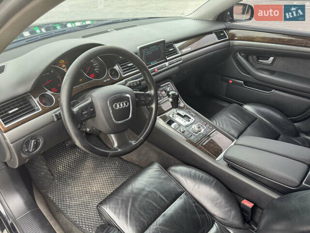Чорний Ауді A8, об'ємом двигуна 4.2 л та пробігом 297 тис. км за 7950 $, фото 14 на Automoto.ua