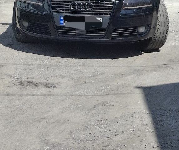 Черный Ауди А8, объемом двигателя 3.1 л и пробегом 278 тыс. км за 9500 $, фото 2 на Automoto.ua