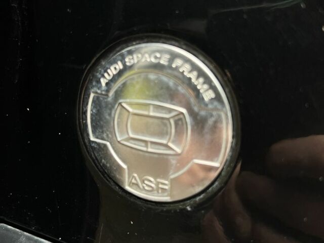 Черный Ауди А8, объемом двигателя 3 л и пробегом 270 тыс. км за 9300 $, фото 15 на Automoto.ua