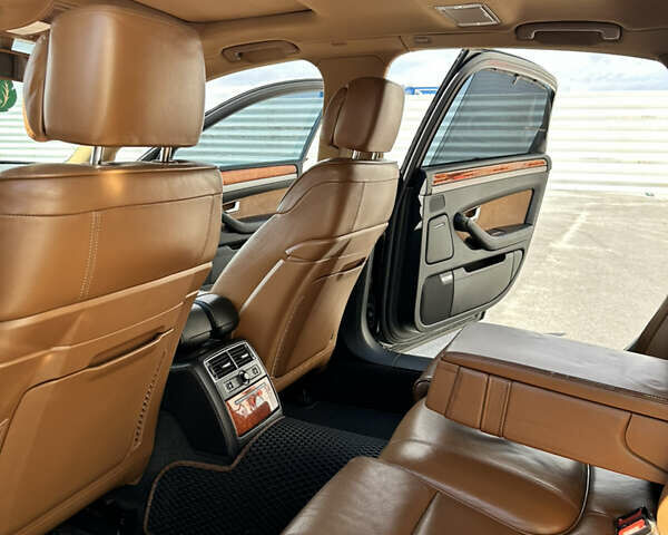 Чорний Ауді A8, об'ємом двигуна 4.17 л та пробігом 174 тис. км за 12500 $, фото 11 на Automoto.ua