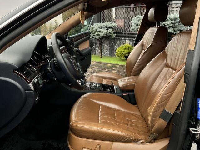 Черный Ауди А8, объемом двигателя 3 л и пробегом 270 тыс. км за 9300 $, фото 7 на Automoto.ua