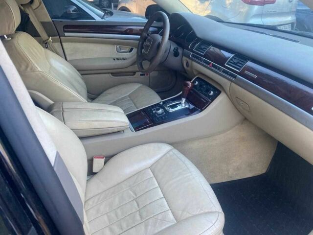 Черный Ауди А8, объемом двигателя 4.2 л и пробегом 250 тыс. км за 10800 $, фото 17 на Automoto.ua