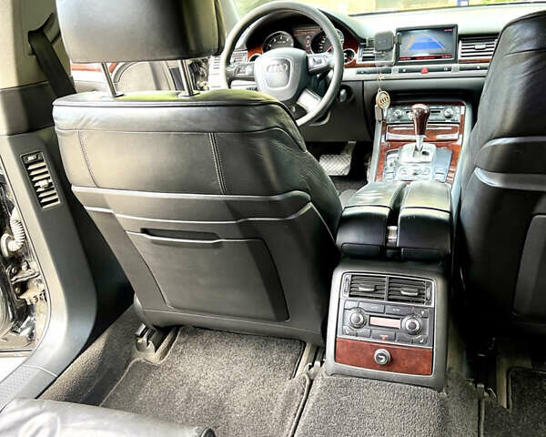 Черный Ауди А8, объемом двигателя 4.16 л и пробегом 288 тыс. км за 8500 $, фото 24 на Automoto.ua