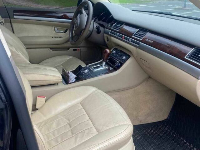 Черный Ауди А8, объемом двигателя 4.2 л и пробегом 250 тыс. км за 10800 $, фото 6 на Automoto.ua