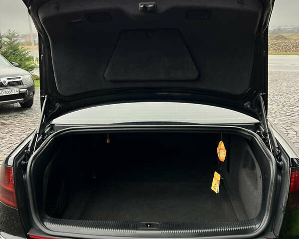 Черный Ауди А8, объемом двигателя 3 л и пробегом 279 тыс. км за 9300 $, фото 5 на Automoto.ua