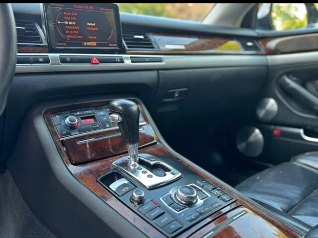 Чорний Ауді A8, об'ємом двигуна 3 л та пробігом 200 тис. км за 4883 $, фото 6 на Automoto.ua