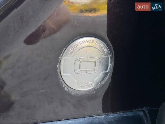 Чорний Ауді A8, об'ємом двигуна 2.97 л та пробігом 271 тис. км за 10990 $, фото 24 на Automoto.ua