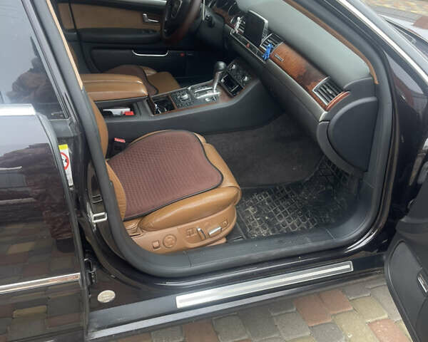 Чорний Ауді A8, об'ємом двигуна 3 л та пробігом 340 тис. км за 10500 $, фото 1 на Automoto.ua