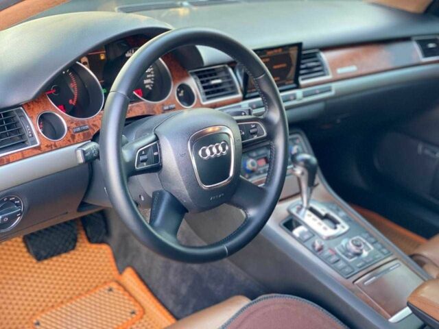 Чорний Ауді A8, об'ємом двигуна 3 л та пробігом 271 тис. км за 10990 $, фото 10 на Automoto.ua