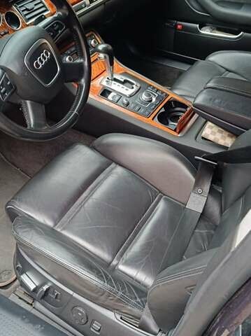 Чорний Ауді A8, об'ємом двигуна 3 л та пробігом 275 тис. км за 12000 $, фото 7 на Automoto.ua