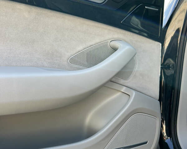 Чорний Ауді A8, об'ємом двигуна 3 л та пробігом 234 тис. км за 15500 $, фото 9 на Automoto.ua