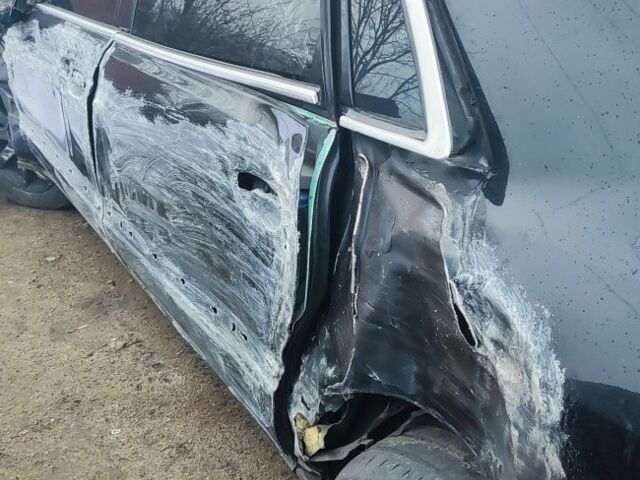 Чорний Ауді A8, об'ємом двигуна 4 л та пробігом 400 тис. км за 2000 $, фото 2 на Automoto.ua