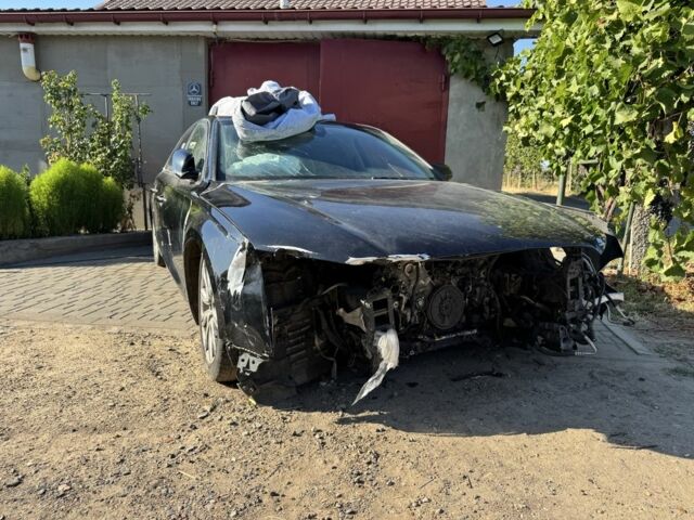 Черный Ауди А8, объемом двигателя 4.2 л и пробегом 180 тыс. км за 3500 $, фото 5 на Automoto.ua